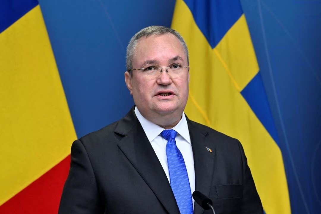 Thủ tướng Romania Ciucă từ chức bởi một thỏa thuận "hoán đổi quyền lực"